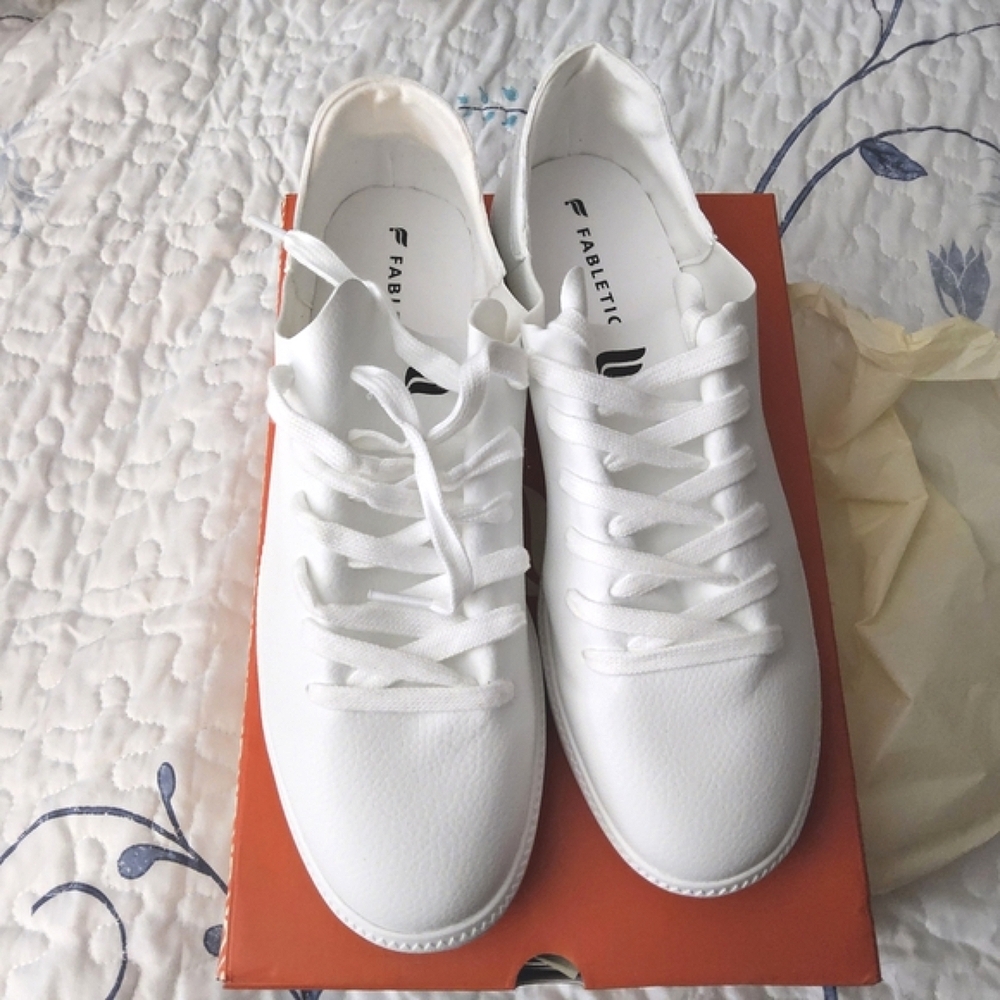 Fabletics Classic White Lace-Up Sneakers